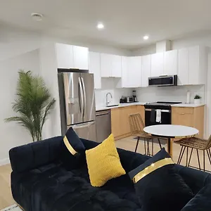  Apartment Brand New Deluxe 2 Bedroom With Ac & Den Canada