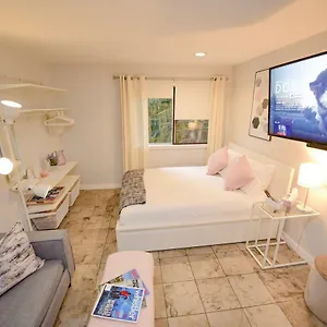  Apartment Newly Renovated Canada