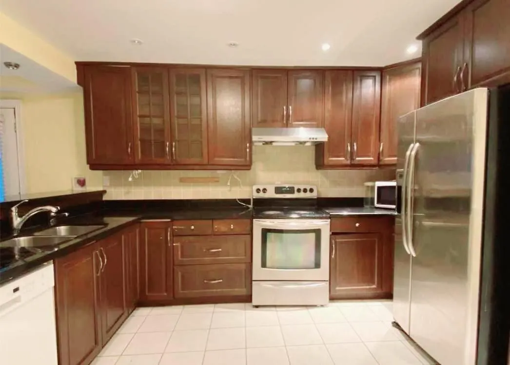 Beautiful Room At Yonge And Sheppard And North York Centre Toronto Homestay